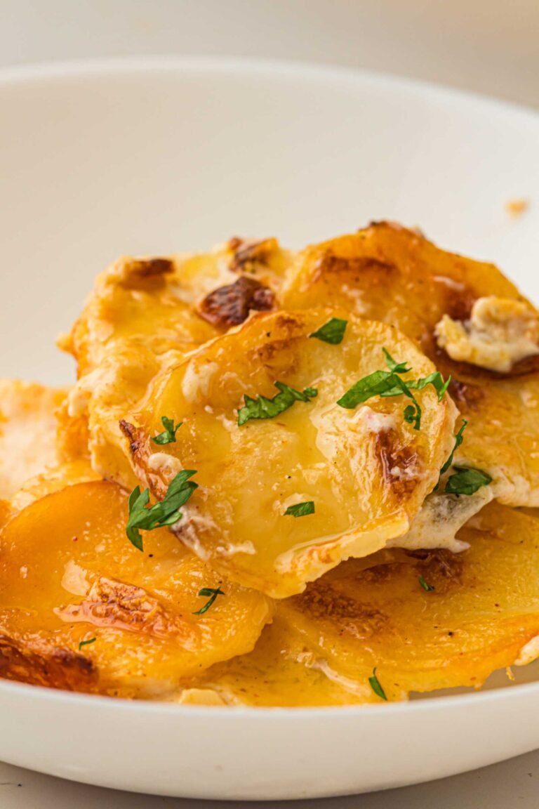 Creamy Scalloped Potatoes Recipe (Easy, Rich & Perfect for Holidays)
